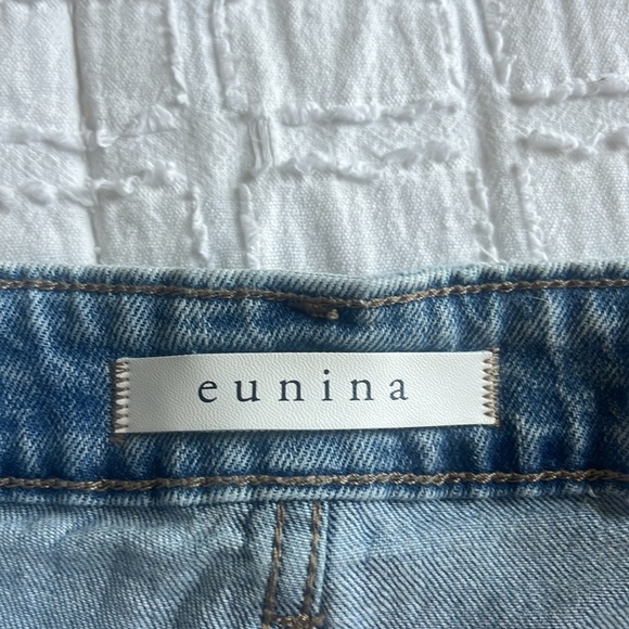 High rise cut off shorts in size xs - Picture 3 of 4